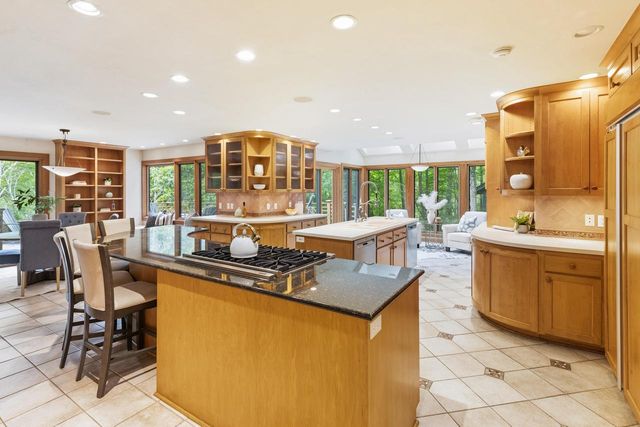 9910 N Corey LANE, Mequon, WI 53092