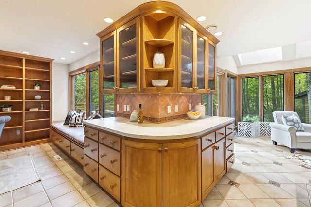 9910 N Corey LANE, Mequon, WI 53092