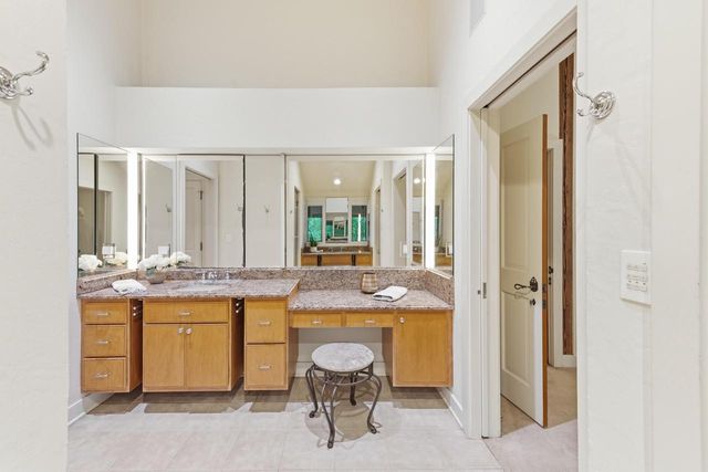 9910 N Corey LANE, Mequon, WI 53092