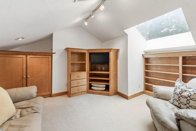 9910 N Corey LANE, Mequon, WI 53092