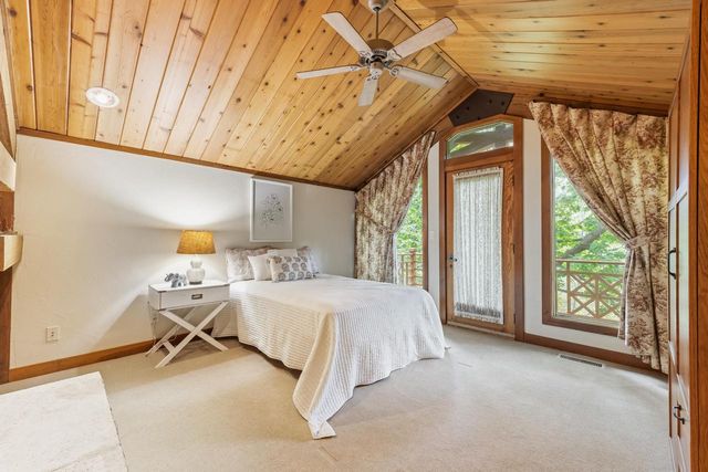 9910 N Corey LANE, Mequon, WI 53092