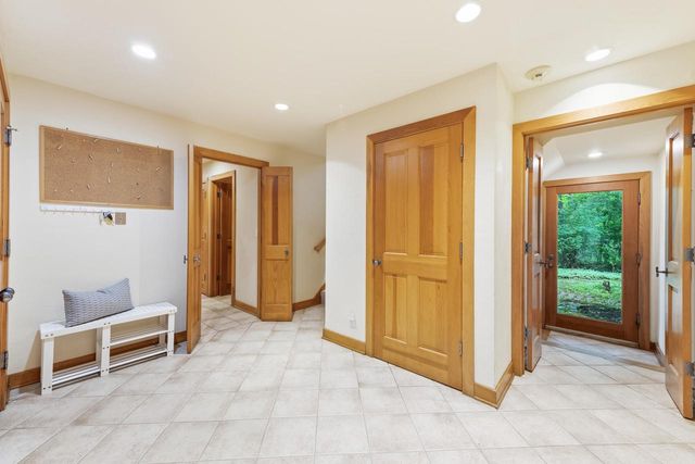 9910 N Corey LANE, Mequon, WI 53092