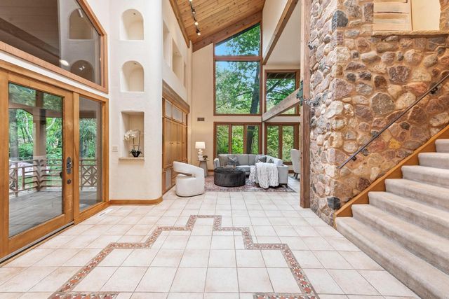 9910 N Corey LANE, Mequon, WI 53092