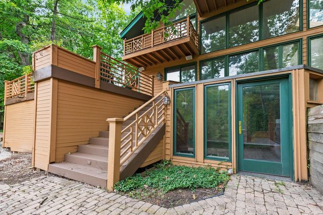 9910 N Corey LANE, Mequon, WI 53092