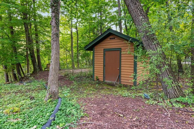 9910 N Corey LANE, Mequon, WI 53092