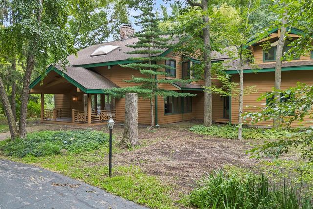 9910 N Corey LANE, Mequon, WI 53092
