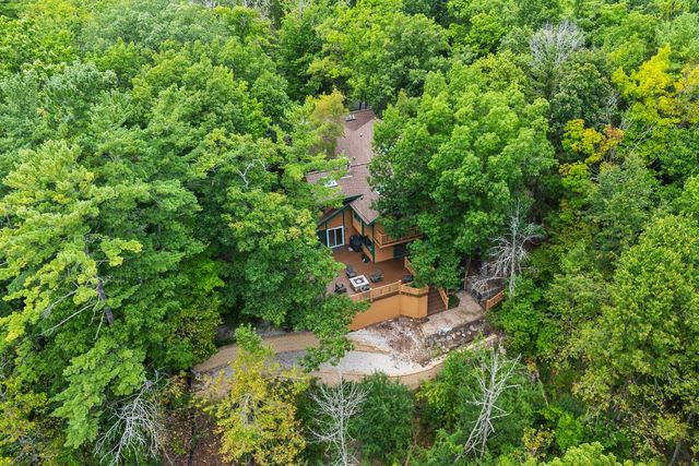 9910 N Corey LANE, Mequon, WI 53092