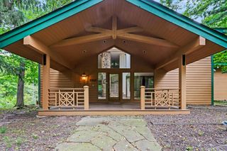 9910 N Corey LANE, Mequon, WI 53092
