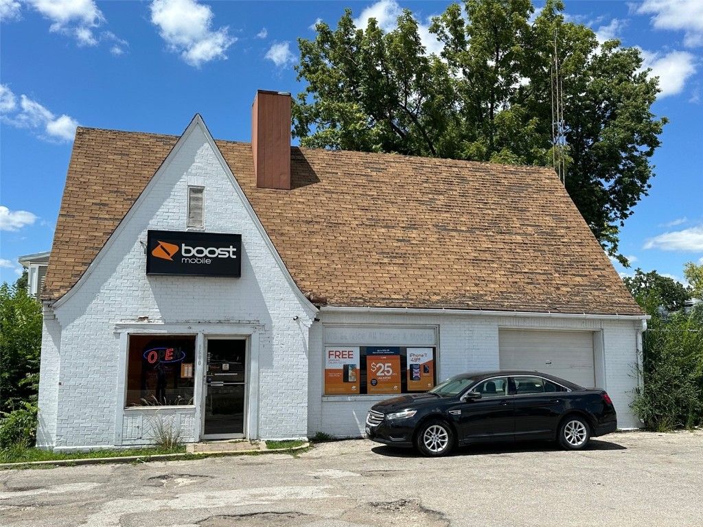 1602 1st Avenue NE, Cedar Rapids, IA 52402