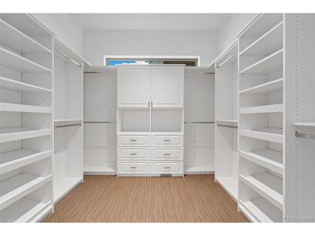 9260 Meadow Farms Dr, Milliken, CO 80543