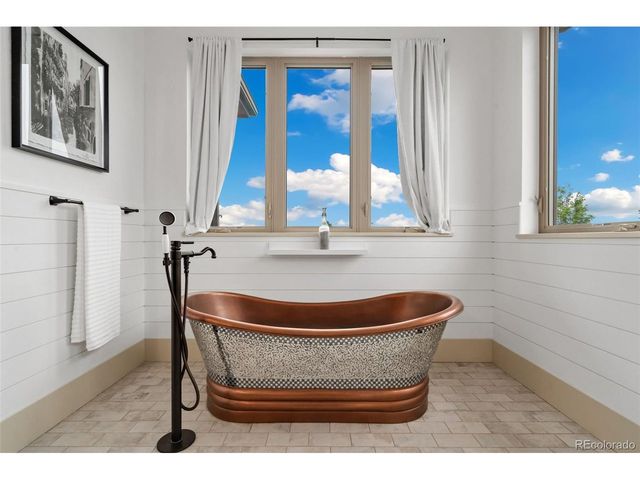 9260 Meadow Farms Dr, Milliken, CO 80543