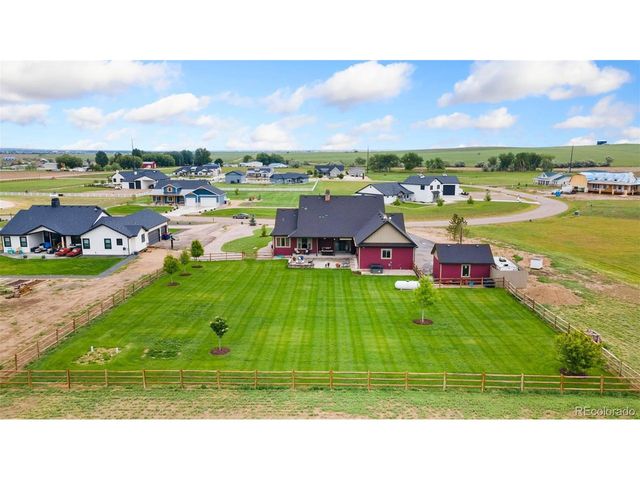 9260 Meadow Farms Dr, Milliken, CO 80543