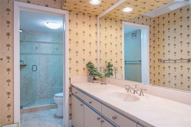 4401 Gulf Shore BLVD N # C905, Naples, FL 34103