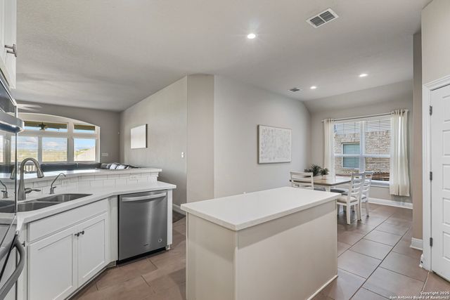 955 Vista Serena, San Antonio, TX 78260