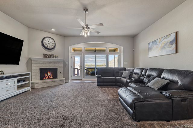 955 Vista Serena, San Antonio, TX 78260