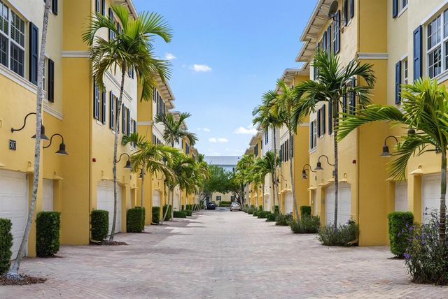 317 S Bromeliad, West Palm Beach, FL 33401