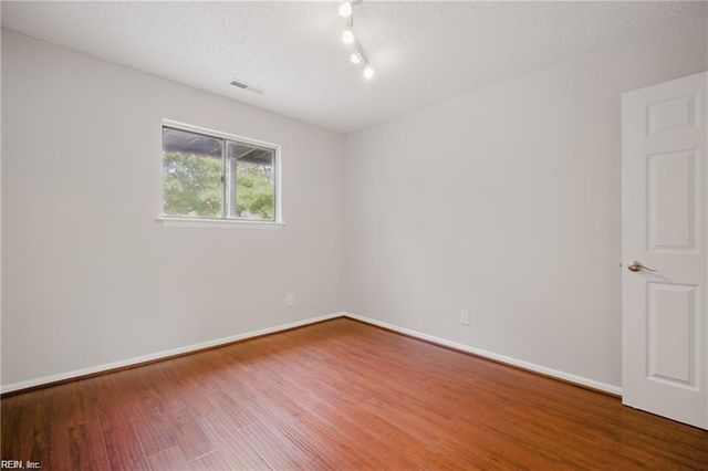 3200 Lynnhaven Dr Apt 202, Virginia Beach, VA 23451