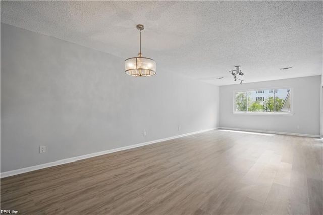 3200 Lynnhaven Dr Apt 202, Virginia Beach, VA 23451