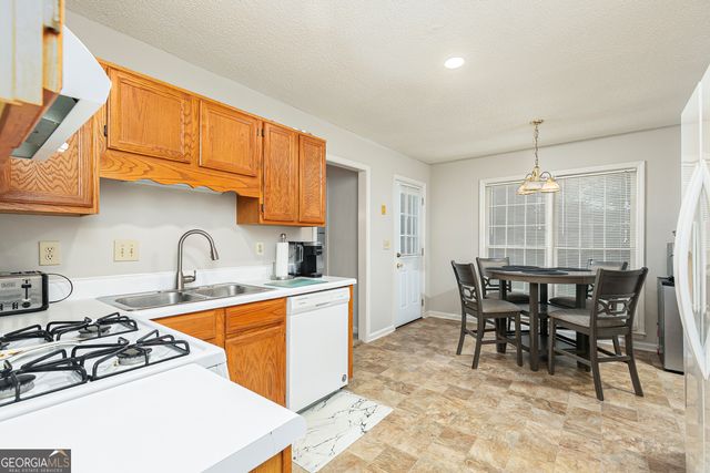 5216 Glendora Court, Powder Springs, GA 30127