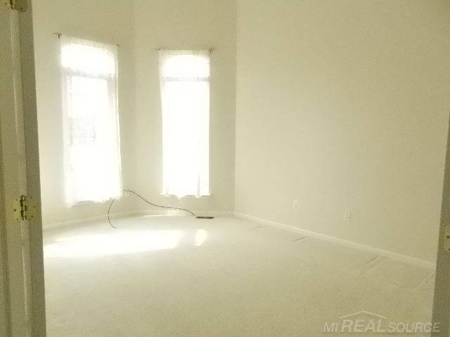 48364 Franklin Drive, Macomb, MI 48044