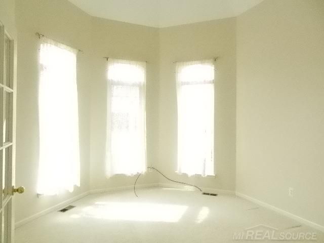 48364 Franklin Drive, Macomb, MI 48044