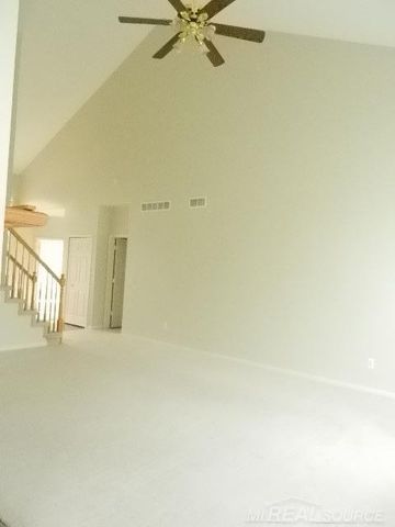 48364 Franklin Drive, Macomb, MI 48044