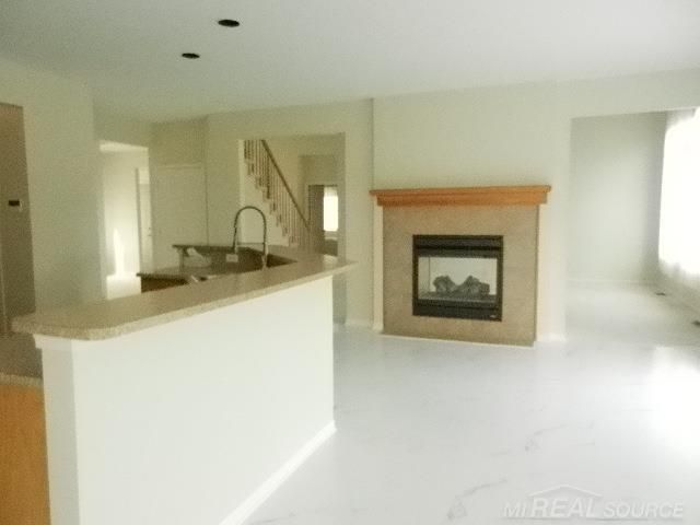 48364 Franklin Drive, Macomb, MI 48044