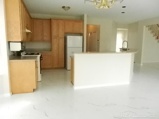 48364 Franklin Drive, Macomb, MI 48044