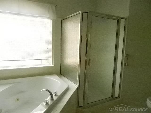 48364 Franklin Drive, Macomb, MI 48044