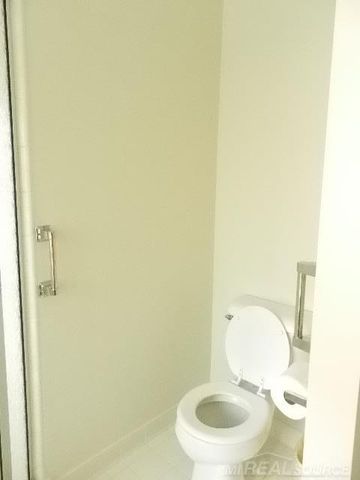 48364 Franklin Drive, Macomb, MI 48044