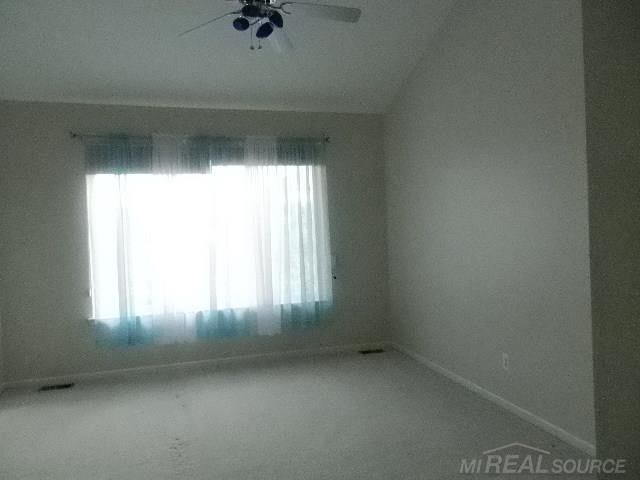 48364 Franklin Drive, Macomb, MI 48044