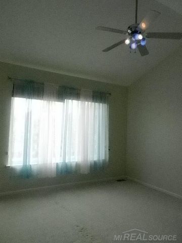 48364 Franklin Drive, Macomb, MI 48044