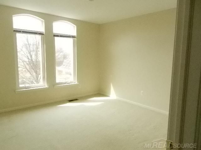 48364 Franklin Drive, Macomb, MI 48044