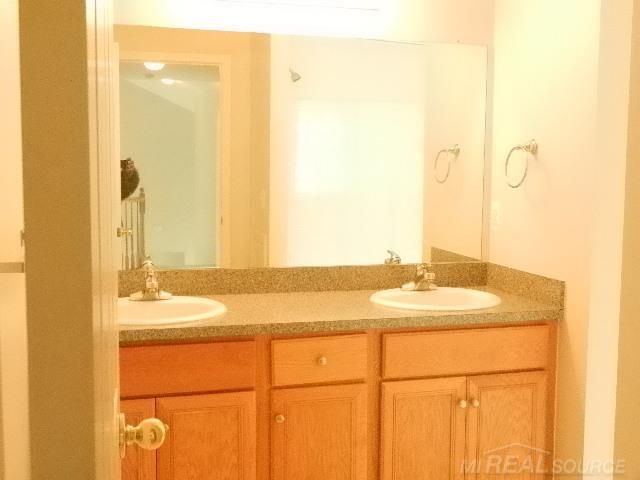 48364 Franklin Drive, Macomb, MI 48044