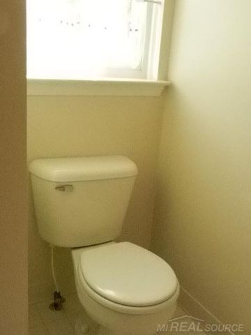 48364 Franklin Drive, Macomb, MI 48044