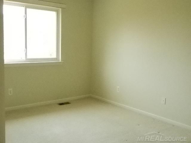 48364 Franklin Drive, Macomb, MI 48044