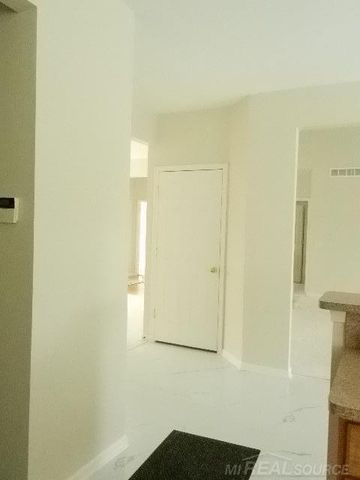 48364 Franklin Drive, Macomb, MI 48044