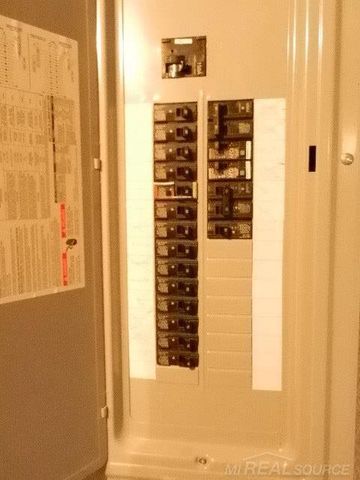 48364 Franklin Drive, Macomb, MI 48044