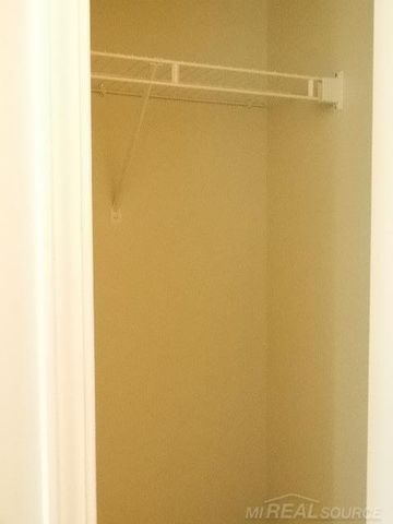 48364 Franklin Drive, Macomb, MI 48044