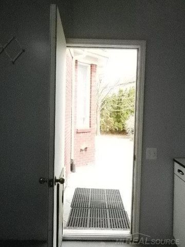 48364 Franklin Drive, Macomb, MI 48044