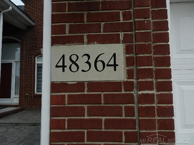 48364 Franklin Drive, Macomb, MI 48044