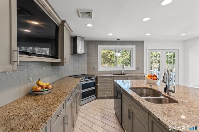 84 High Farms Road, West Hartford, CT 06107