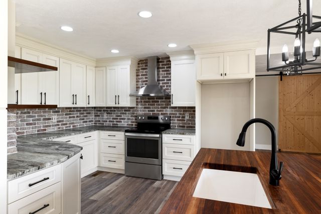 2351 Feedmill Rd, Chapel Hill, TN 37034