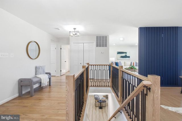 5110 PRESTWICK DR, Fairfax, VA 22030