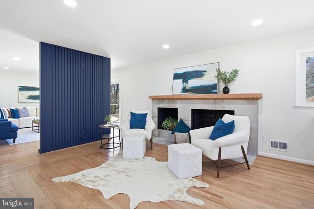 5110 PRESTWICK DR, Fairfax, VA 22030