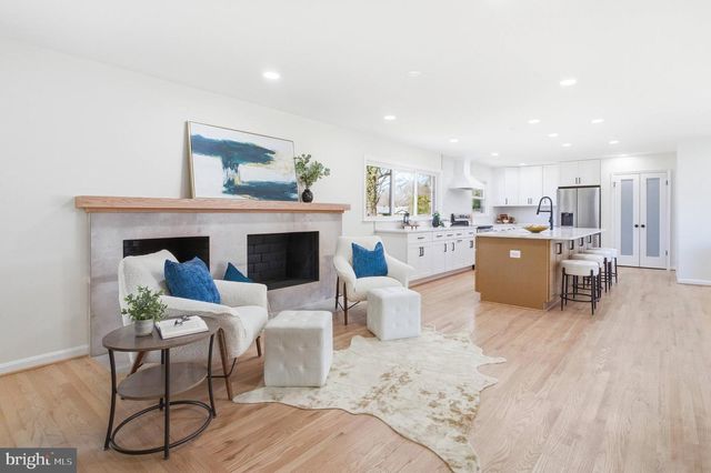 5110 PRESTWICK DR, Fairfax, VA 22030