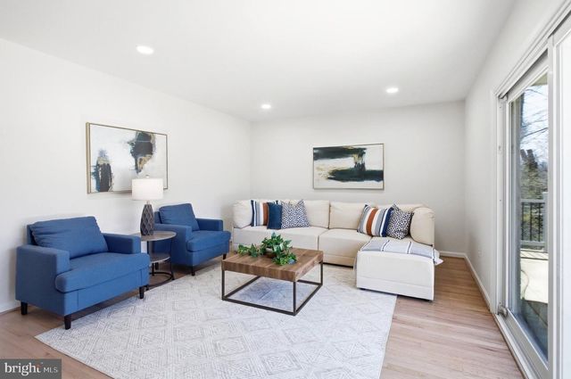 5110 PRESTWICK DR, Fairfax, VA 22030