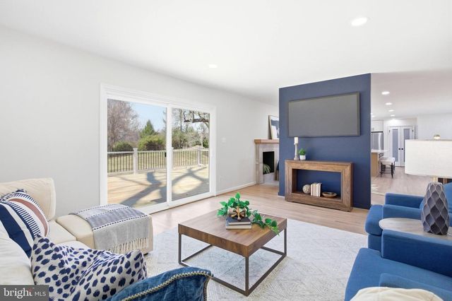 5110 PRESTWICK DR, Fairfax, VA 22030