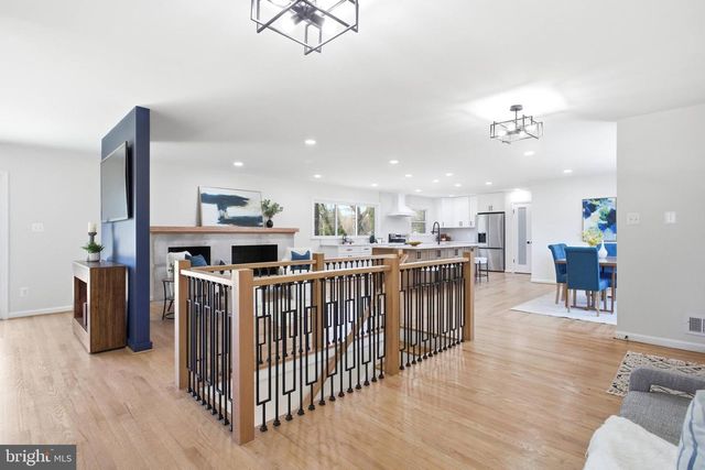 5110 PRESTWICK DR, Fairfax, VA 22030