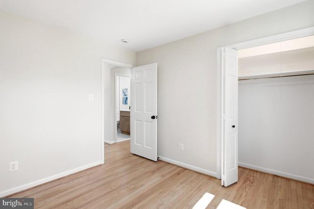 5110 PRESTWICK DR, Fairfax, VA 22030